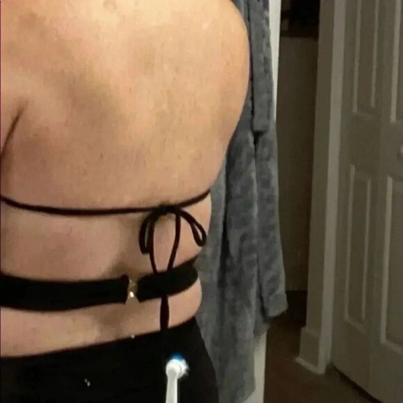 Express backless crop top  - Picture 3 of 4